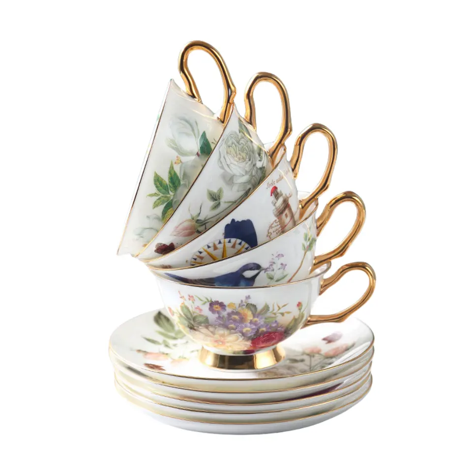 Venta caliente Retro estilo británico Floral pintado a mano tazas de té de cerámica con cuchara tazas de té de porcelana platillo