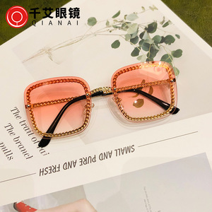 แว่นกันแดดทรงโซ่สุดฮิต กรอบสีทอง ป้องกันรังสียูวี 400 สำหรับผู้หญิง - Product Image 5