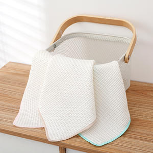 Chiffon <span class=keywords><strong>de</strong></span> nettoyage en microfibres argenté multifonctionnel personnalisé pour instruments <span class=keywords><strong>de</strong></span> <span class=keywords><strong>musique</strong></span> et usage en cuisine Chiffon <span class=keywords><strong>de</strong></span> nettoyage pour lentilles - Product Image 1