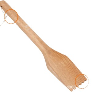 Raspador de barbacoa de madera con mango largo, espátula de limpieza duradera, herramienta de cocina multiusos - Product Image 1
