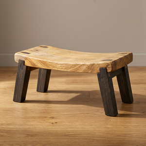 Tabouret Tatami en Bois de Mangue Doré, Léger, Durable et Écologique, Fabriqué à la Main par Aqdus Saleem |   Design rustique de forme rectangulaire - Product Image 3