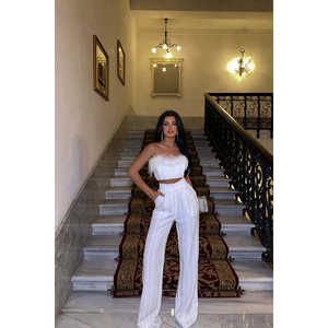 Pantalones de Traje Blancos con Detalles de Piedras para Mujer - Product Image 4