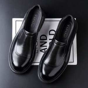 Chaussures pour hommes en cuir de vachette de style britannique haut de gamme, mi-mollet, décontractées, confortables, à enfiler, pour l'automne - Product Image 3