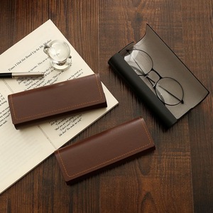 Estuche de Gafas de Cuero PU de Estilo Británico Retro de Lujo para Estudiantes, Protector de Gafas para Miopía Portátil Resistente a la Presión - Product Image 4