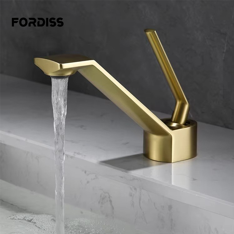 Factory Supplier Customizable Bathroom Brass Single Handle Hot and Cold Water Bathroom Basin Faucet