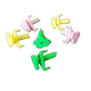 Abrecocos Portátil y Práctico de Plástico, Reutilizable para el Hogar y Restaurantes - Product Image 1