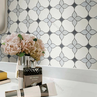 Newstar moderne naturel Arabescato blanc marbre douche sol Mesh soutenu carreaux de mosaïque motif marbre fleur forme carreaux de mosaïque