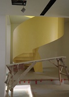 VIKO Escalier incurvé moderne en acier inoxydable Escalier en acier jaune vif