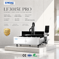 Machine de découpe laser à fibre de type portique à refroidissement par eau pour plaques métalliques avec prise en charge AI/PLT, haute productivité, utilisation facile