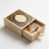 Boîte cadeau de luxe pour parfum avec tiroir coulissant personnalisé, ruban en soie, insert floqué et motif arabe en feuille d'or