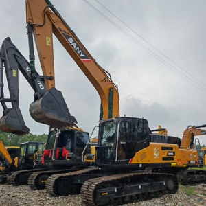 Excavatrice SANY SY235C 2022, 21 tonnes, 254 heures, moteur Isuzu 6BG1 d'origine, force de creusement de 175 kN, pompe hydraulique certifiée EPA, roulement à faible friction - Product Image 2