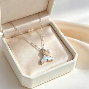 Collier pendentif queue de poisson en argent, chaîne de bijoux avec breloque perle pour femme, cadeau - Product Image 1