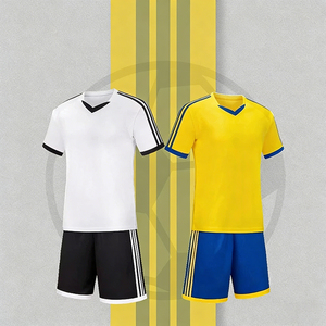 Camiseta de Fútbol de Malla Transpirable con Diseño Personalizado, Logotipo Impreso por Sublimación, Camiseta de Fútbol de Manga Corta para Hombre, Conjunto de Ropa Deportiva de Fútbol - Product Image 3