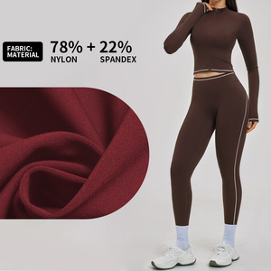 Set Yoga Personalizzabile da Donna in Due Pezzi, Taglie Forti, Top a Maniche Lunghe e Completo per Corsa e Fitness all'Aperto - Product Image 6