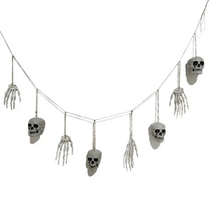 Guirnalda de Manos de Esqueleto y Calaveras para Decoración de Halloween, Ideal para Casas Encantadas, Bares y Fiestas - Product Image 5
