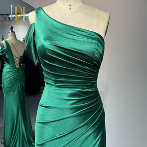 Groene Glanzend Satijn Elegante Lange Avondjurk Met Één Schouder En Hoge Gleuf Voor Dames Vloerlange Natuurlijke Xs Voor De Zomer - Product Image 4