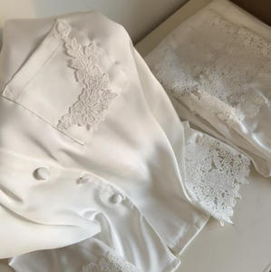 Abbigliamento da notte primaverile da donna in stile francese di lusso con <span class=keywords><strong>pigiama</strong></span> di alta gamma satinato con finiture in pizzo - Product Image 3