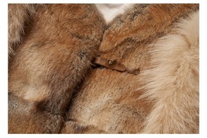 Gilet Corto in Vera Pelliccia <span class=keywords><strong>di</strong></span> Volpe e <span class=keywords><strong>Visone</strong></span> per Donna Inverno 2025, Gilet Senza Maniche in Vera Pelliccia SAGA Patchwork - Product Image 4