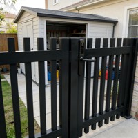 Portail de jardin en aluminium pour extérieur avec lattes métalliques verticales et serrure intelligente pour la sécurité de la maison et du jardin