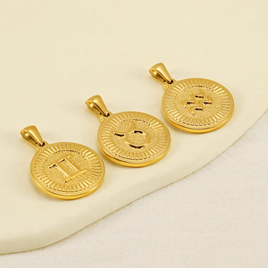 Colgante de Moneda con Signo del Zodíaco |   Amuleto Redondo del Zodiaco de Acero Inoxidable Chapado en Oro PVD de 18K para la Fabricación de Joyas |   Impermeable e Hipoalergénico - Product Image 3