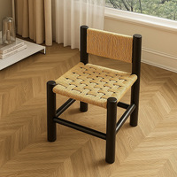 Tabouret moderne minimaliste en osier avec dossier élégant, structure en bois massif, non pliable, idéal pour changer de chaussures, table basse ou salon