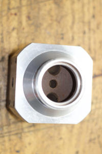 Doğrudan Satış Çift Atomize Edici Püskürtme Tabancası Gövdesi Arka Koltuk Dayanıklı Metal Püskürtme Tabancası Gövdesi Arka Koltuk Aksesuarları - Product Image 2