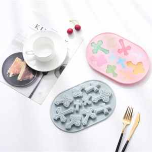 Vente chaude Moule en silicone personnalisable en forme de croix Outils de fabrication de glaçons Fabrication de bonbons et de chocolat Décoration de gâteaux Moule à gâteau en silicone - Product Image 4