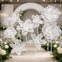 Y-074 Grand support floral géant en dentelle blanche et organza, décoration florale transparente faite à la main sur pied pour allée de mariage, scène d'événement