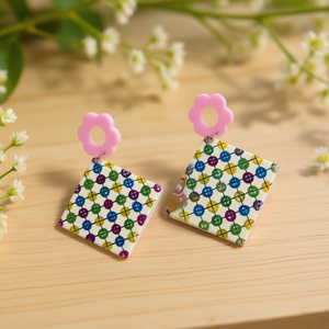 Orecchini Pendenti Quadrati Dipinti con Ciondoli a Fiore, Motivo Multicolore, Gioielli alla Moda, Set da 12 Pezzi - Product Image 3