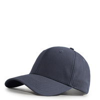 Personaliza un nuevo modelo de gorra de béisbol rígida con visera ancha y corona profunda.