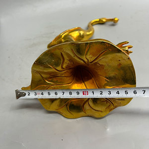 Objet décoratif rétro en cuivre violet doré avec un phénix tenant des perles. Artisanat en cuivre. Marché de la création culturelle. Fo - Product Image 4