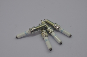 Busi Otomotif Iridium Platinum SILZKGR8B8S - Peningkatan Pabrik, Produk Asli Merek EJIN untuk bmw 3 (F30, F80) - Product Image 2
