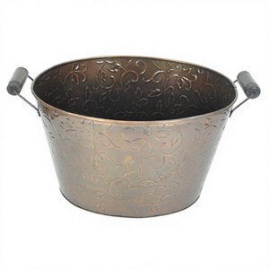 Seau à charbon ovale en métal avec motif floral et poignées pour le stockage du bois de chauffage, style classique, finition antique - Product Image 1