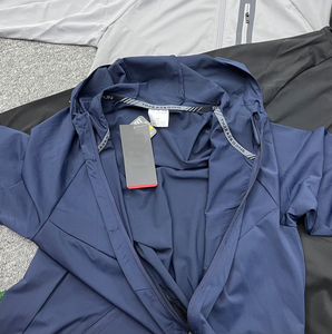 Ensemble de survêtement de sport pour homme personnalisé avec veste coupe-vent zippée et pantalon de jogging deux pièces - Product Image 2