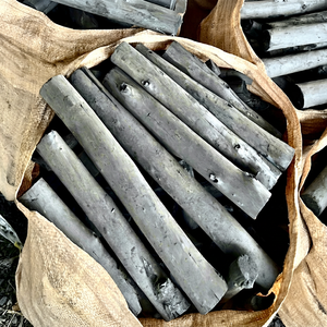Charbon de bois dur naturel KAW Vietnam Export pour barbecue, grillades et restaurants – 80-90 % de carbone fixe, 3-5 % de cendres, haute chaleur, faible fumée - Product Image 1