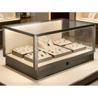 Vitrine de présentation de bijoux sur mesure Artworld Displays, vitrine en verre trempé pour comptoir de bijouterie, vitrine en verre