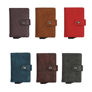 Tarjetero de Aluminio CardHoda, Cartera Corta con Bloqueo RFID de Cuero Genuino, Cierre a Presión Minimalista Unisex, Color Marrón - Product Image 6