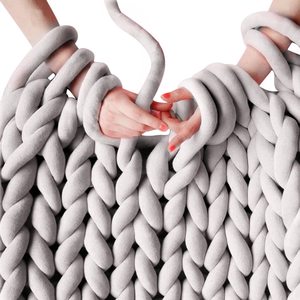 500G Filato Super Chunky Spesso in Morbido Velluto Tubolare Gigante per Lavori a Mano e a Braccia per Coperte, Tappeti, Cuscini Fai da Te Estremo - Product Image 1