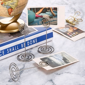 Portanumero da Tavolo Circolare, Supporto in Filo Metallico per Memo, <span class=keywords><strong>Clip</strong></span> Rotonda per Foto e Note per Decorazioni Tavoli Matrimoni e Ristoranti - Product Image 1