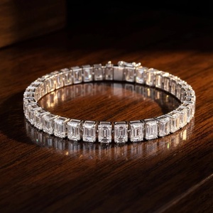 Pulsera de Diamantes con Esmeraldas - Oro de 9k, 14k, 18k - Product Image 1
