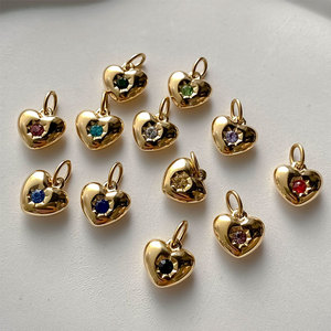 Colgantes y dijes de moda de acero inoxidable 316L chapados en oro PVD de 14K y 18K, personalizados, con diamantes de imitación en forma de corazón para la fabricación de joyas. - Product Image 2