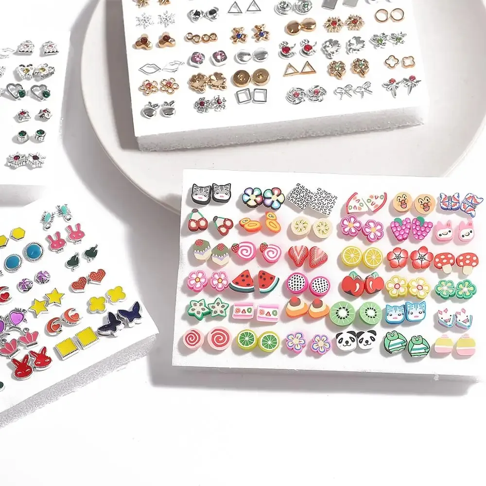 100 paia di orecchini di cristallo acrilico da donna mescolati casualmente piccoli Set di orecchini a forma di stella per bambini gioielli in plastica