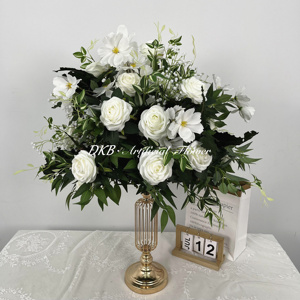 Arrangement de bouquet de boules florales de pivoine bleue poussiéreuse royale blanche - Product Image 1