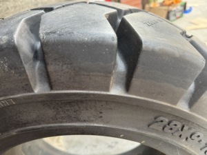 28*9-15 औद्योगिक ठोस टायर पार्ट्स रबर फोर्कलिफ्ट अटैचमेंट टायर 3-टन इलेक्ट्रिक लिफ्ट ट्रक एक्सेसरीज 600-9 6.50-10 - Product Image 5