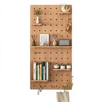 Organisateur mural en bois robuste avec panneaux perforés, étagères et crochets pour la cuisine, le salon, le bureau à domicile, le garage