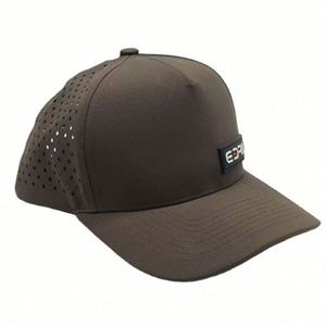 Casquettes de sport respirantes à 5 panneaux, perforées au laser, imperméables et respirantes - Product Image 3