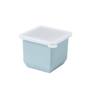Molde de silicona 100% de grado alimenticio para cubitos de hielo individuales con tapa, sin BPA, gran molde cuadrado para whisky, café, zumo - ¡Oferta especial! - Product Image 1