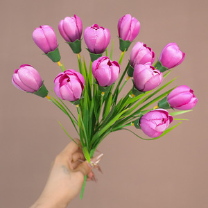 Bouquet de tulipes artificielles Ruilisi, 6 têtes, fleurs en soie, décoration de mariage et de maison - Product Image 1