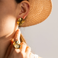 SUMMLY Ensemble de boucles d'oreilles et bagues en acier inoxydable plaqué or 18 carats Étanche Tendance Circulaire Texture plissée pour femmes pour mariages