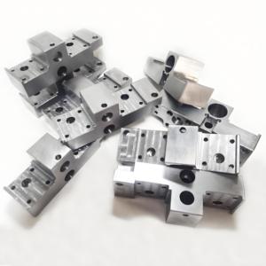 Lavorazione CNC di precisione per parti in lega di acciaio inossidabile in alluminio parti personalizzate accessori automobilistici lavorazione Non Standard